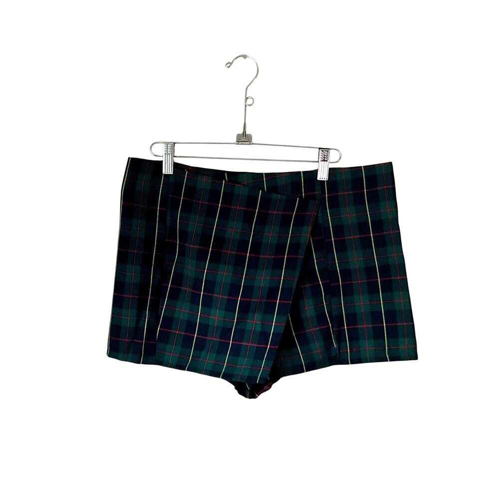 Boohoo Dark Plaid Mini Wrap Skort: Y2K, 2000s